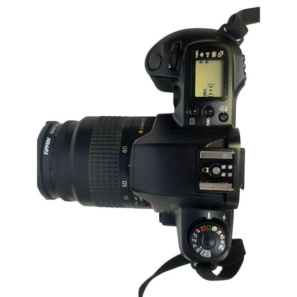 Canon Black Camera with Green Bag - Picture 5 of 16